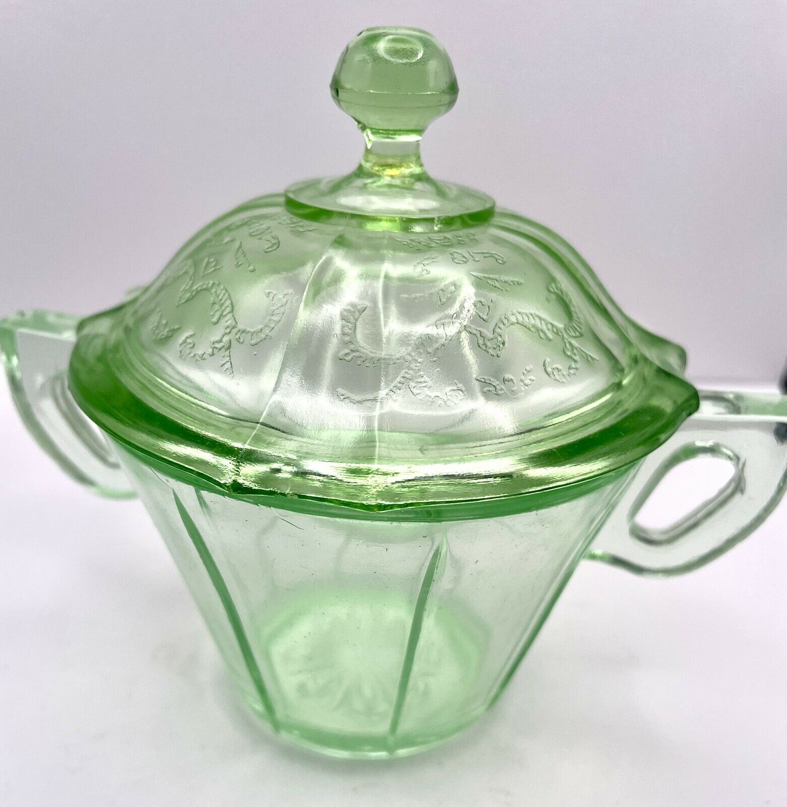 Vintage Hocking Princess Vaseline Uranium Green Depression Glass Covered Sugar