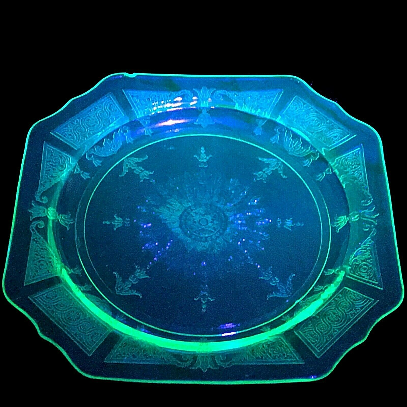 Hocking's Princess Green Depression Glass, Square Plate (uranium Vaseline)